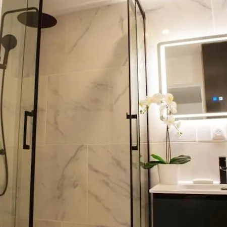 - Centre-ville - Parking * كامبراي