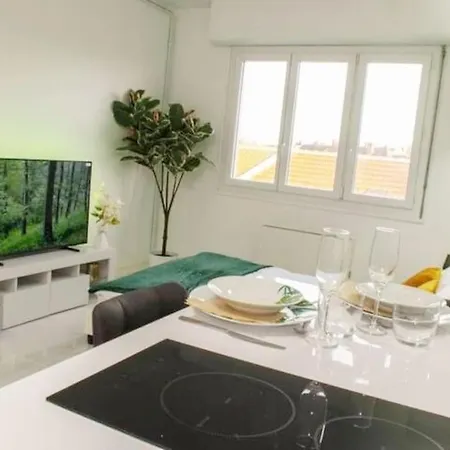 - Centre-ville - Parking Apartment Cambrai